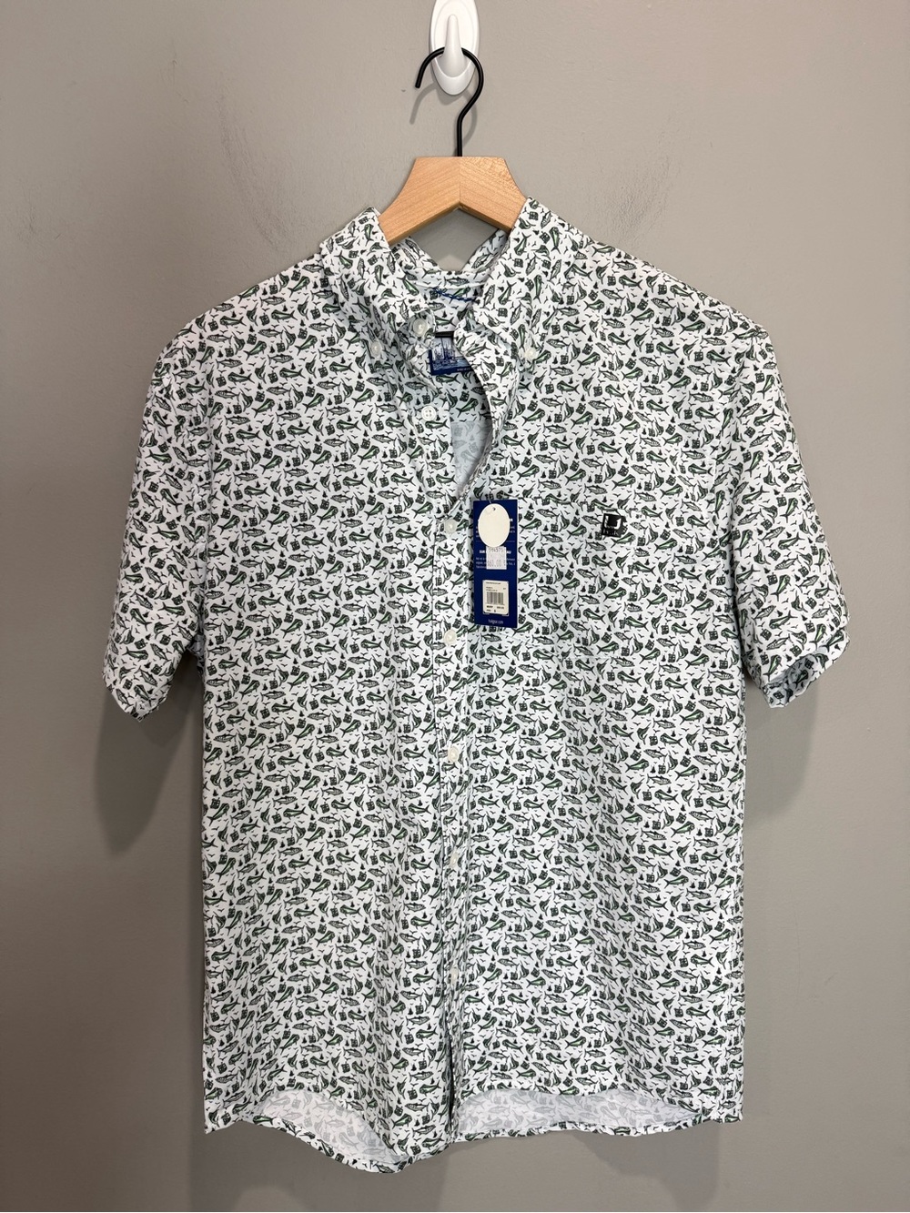 Huk Kona Printed SS Fishing Shirt Fish Print Button Down Small NWT